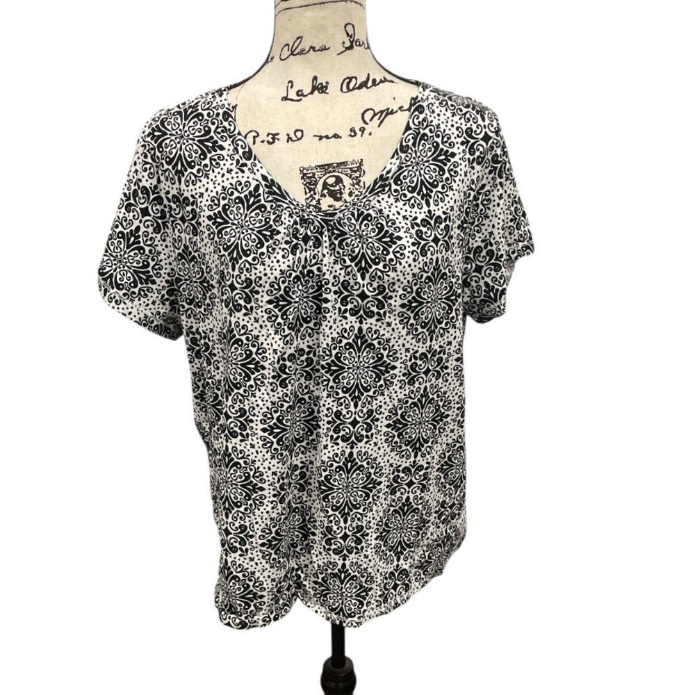 Made for Life Women’s Black White Floral V-Neck Short Sleeve Blouse Size 2X